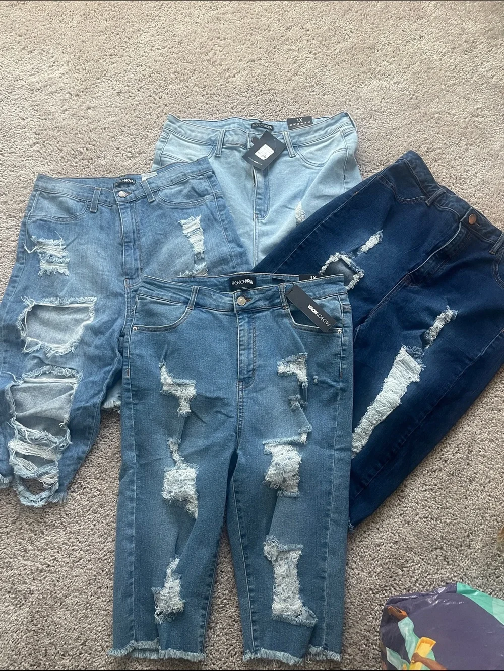 Fashion Nova Distressed Shorts bundle, Light to Dark Blue, size 1X - Picture 1 of 1